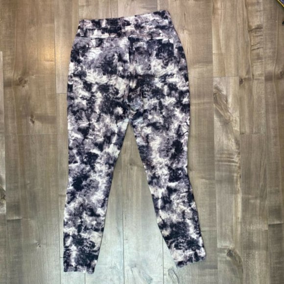 Second Yoga Jeans Women’s 31 Mid Rise Black Camo Print Ankle Jegging Stretch - Picture 4 of 7